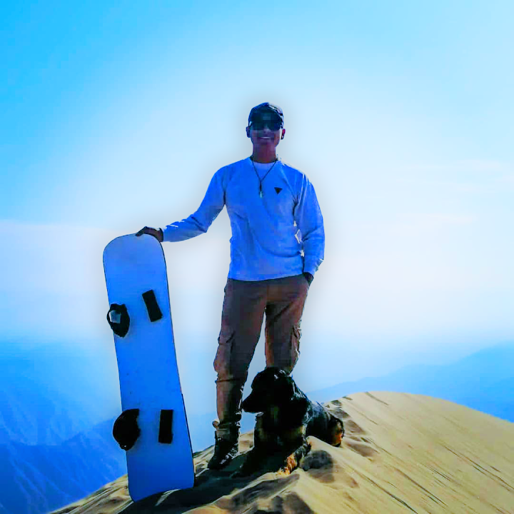 Sandboarding on Cerro Blanco Dune (Nazca)