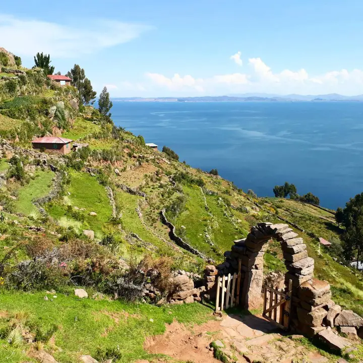 Floating Uros Islands – Amantaní – Taquile Tour – 2 Days / 1 Night
